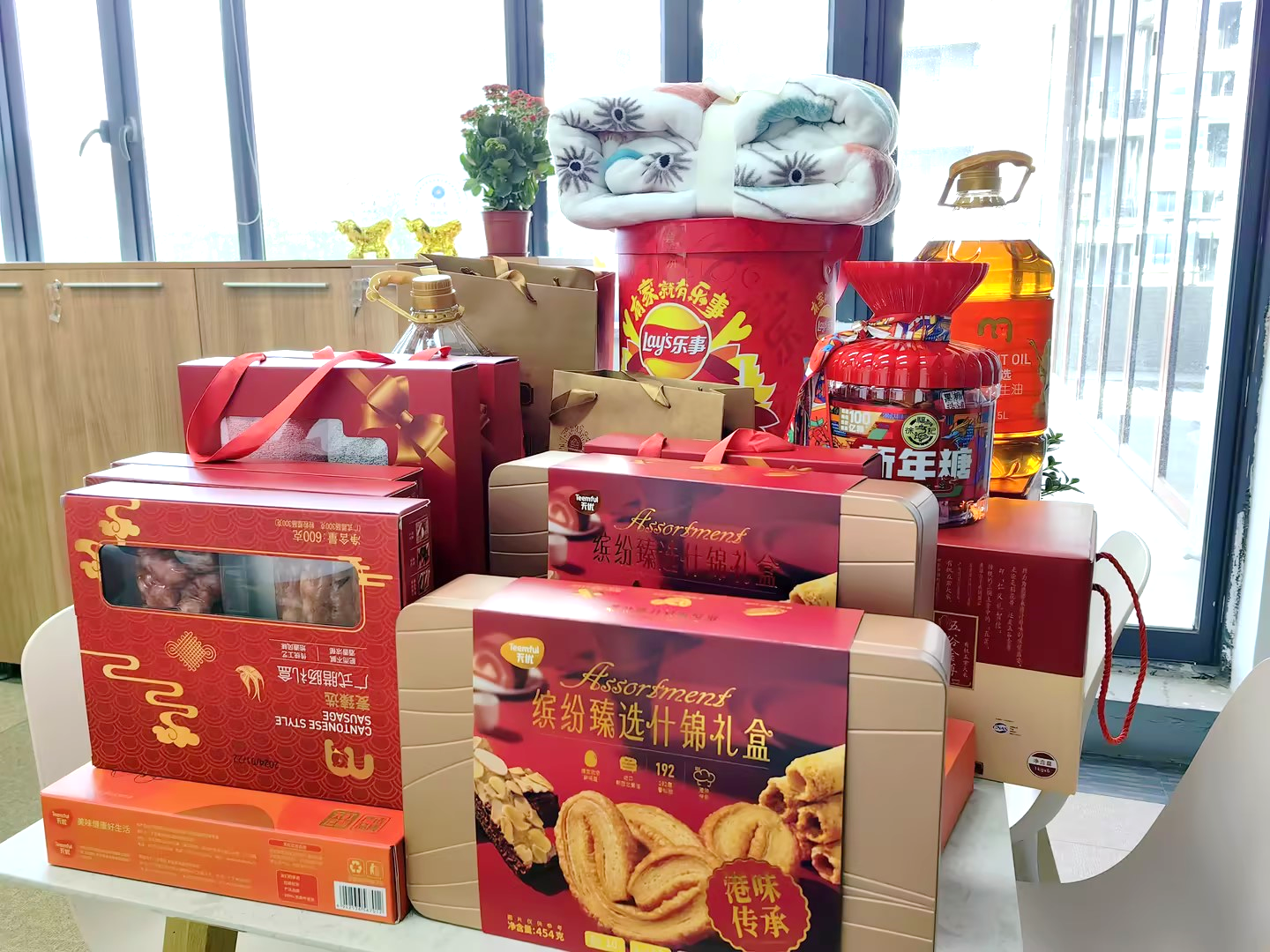 紅紅火火過新年，九龍龘龘迎新春